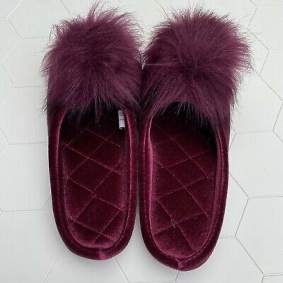 INC Burgundy Fayx Fur Slippers - Size S 5/6 - Picture 4 of 4